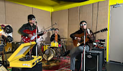 BERITA+ ARTIS TEMPATAN BIKIN LAGU: Pilih 'single' atau album, ekonomi mencabar tidak patahkan semangat terus berkarya 