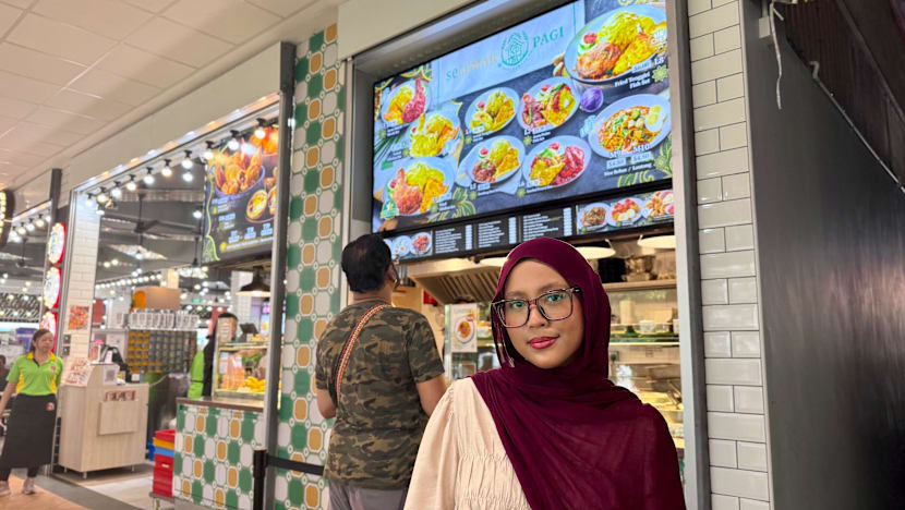 Anak pengasas Asyura Paste buka dua gerai nasi campur pada usia 22 tahun