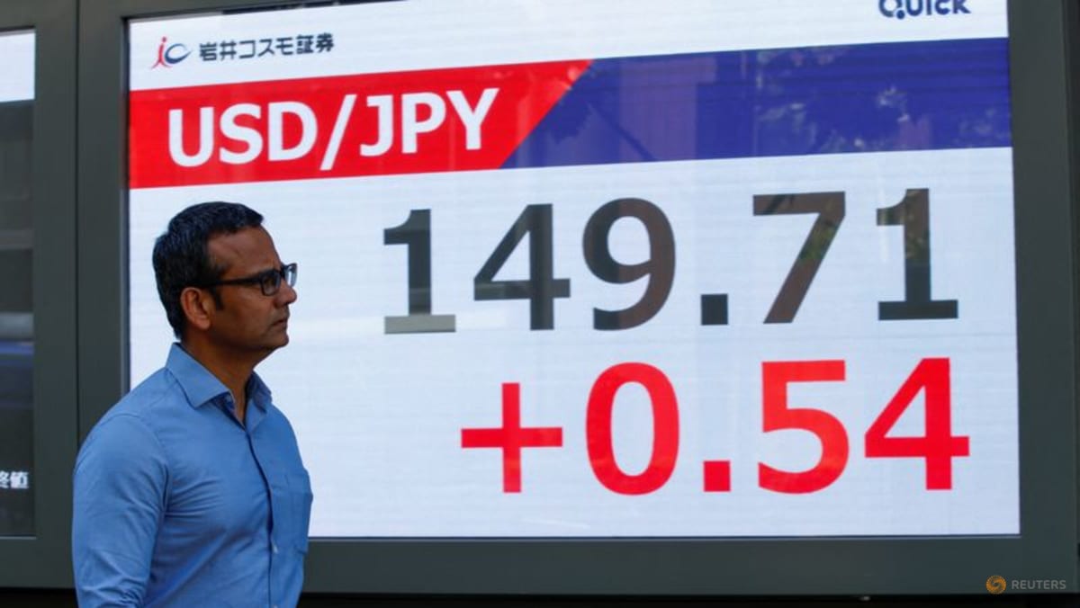 Adviser to Takaichi's policy circle says weak yen is good for economy