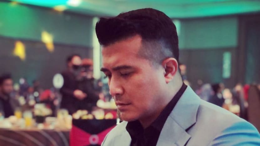 Aaron Aziz sepentas dengan Chris Hemsworth di tayangan perdana filem Extraction 2