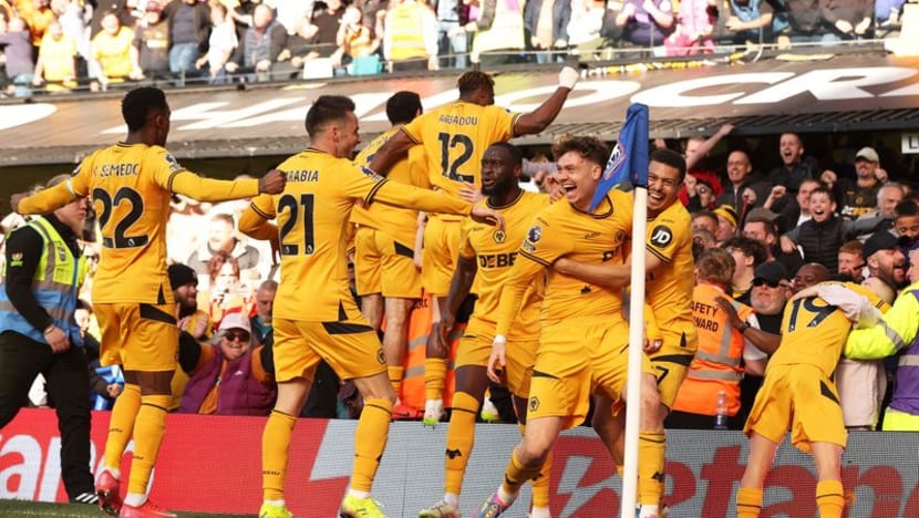 Wolves clinch 2-1 comeback win at Ipswich to boost survival hopes