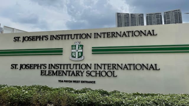 学校海外旅行女学生遇难事件 外交部：为其家属提供领事援助