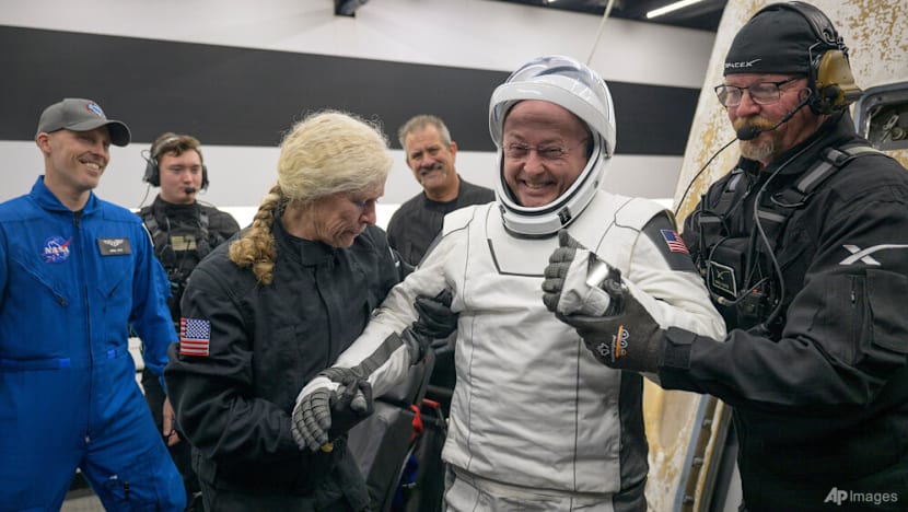NASA astronaut Mike Fincke suddenly couldn't speak in space. His medical scare remains a mystery