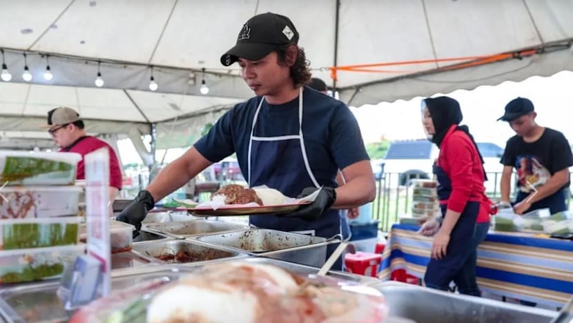 Gerai nasi ambeng Bazar Ramadan Angsana hidupkan tradisi dulang, sasar jual 1,000 unit