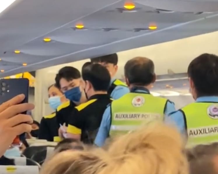 Bali-Singapore flight landing delayed after passengers refused to fasten seatbelts, says Scoot