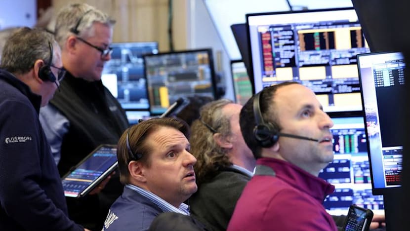 Oil rises, stocks mixed as US-Iran peace talk hopes dim