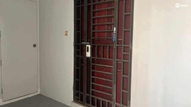 盛港组屋陈尸案父女极内向 邻居：7月闻异味 追溯源头无发现
