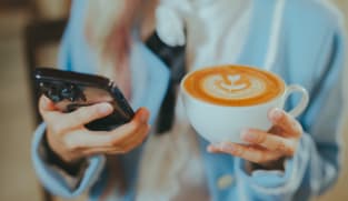 Ingin camilan manis atau minum kopi terus? Mungkin tandanya kamu sedang stres