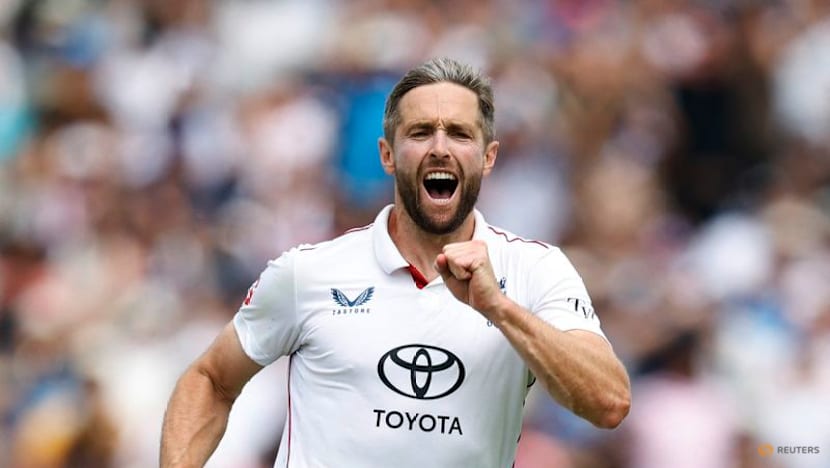 England all-rounder Woakes announces international retirement