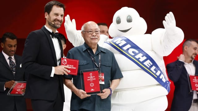 《新加坡米其林指南2024》唯一摘星小贩！大华猪肉粿条面老板：盼其他小贩共享荣耀