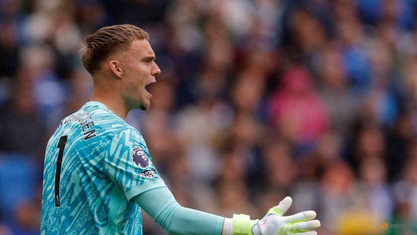 Dutch first choice goalkeeper Verbruggen out of World Cup qualifiers Dutch first choice goalkeeper Verbruggen out of World Cup qualifiers