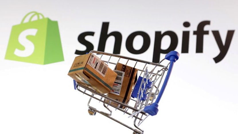 Canada's Shopify forecasts quarterly revenue above estimates