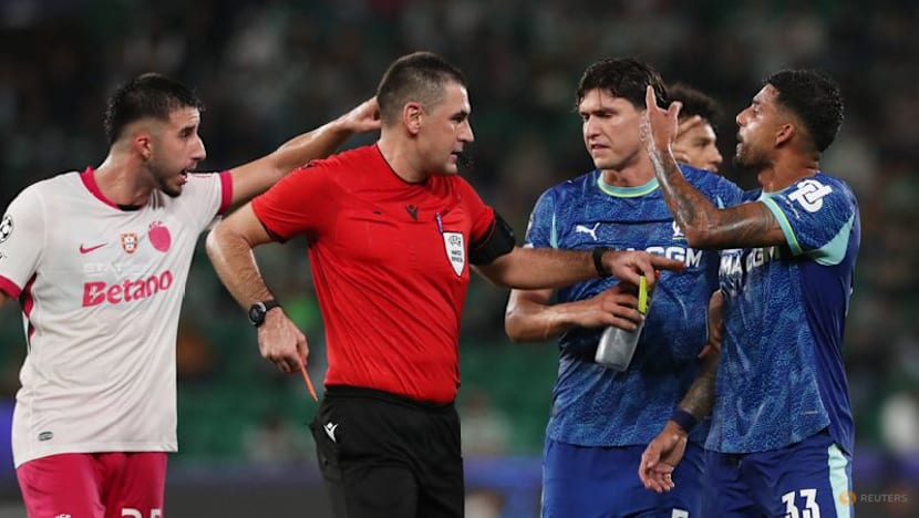 Sporting produce late rally to down 10-man Marseille