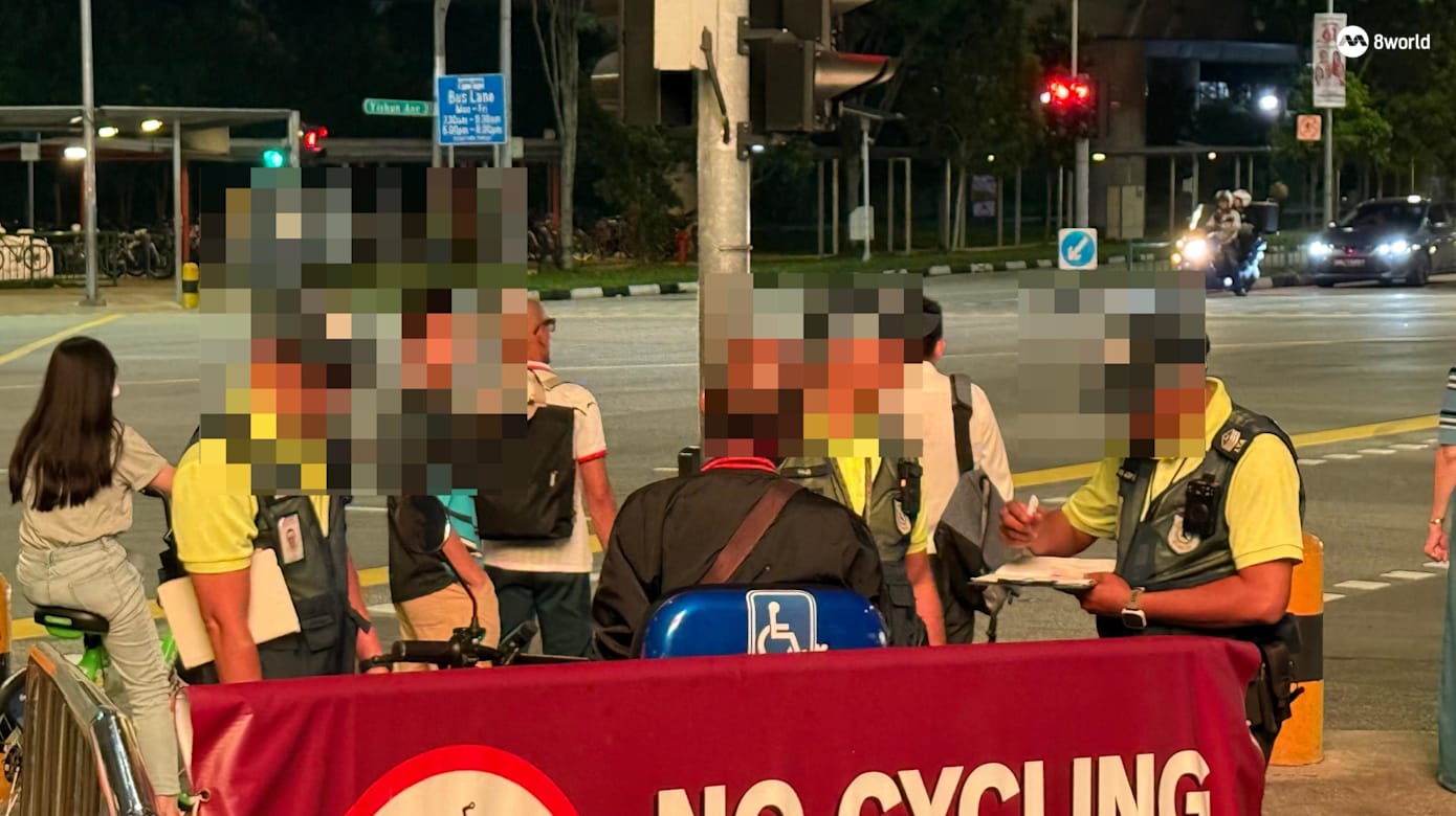 多人被拦下检查。（图：曾琬瑜）