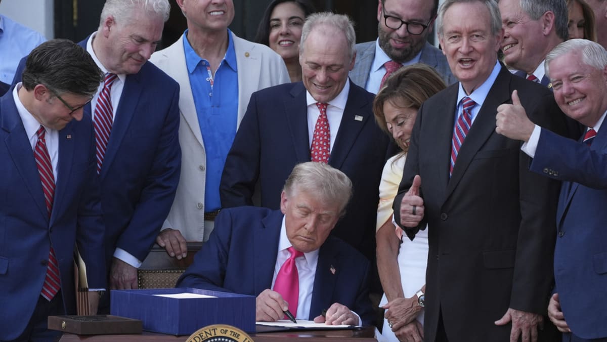 US House passes stablecoin bill, sends it to Trump for expected approval