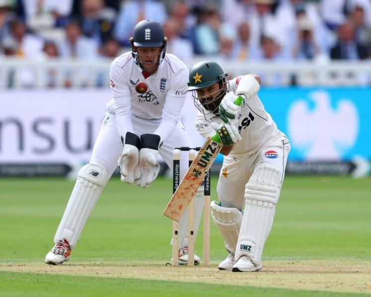 Pakistan replace coach Sarfaraz and seven players ahead of third England test