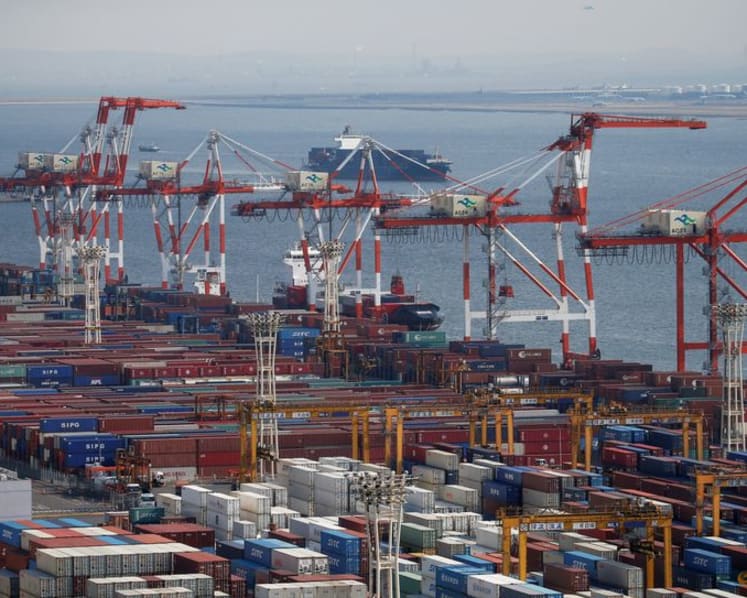 Japan exports rise 4.2% in February from year earlier
