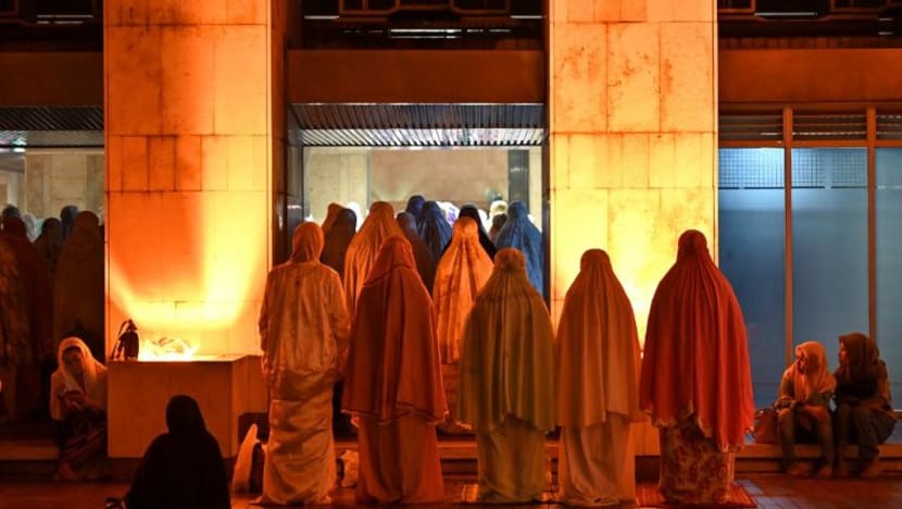 2 masjid Jakarta tunaikan solat gerhana