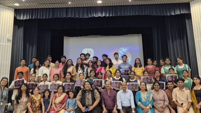 "தமிழ்... வகுப்பறை மொழியல்ல; வாழும் மொழி" 