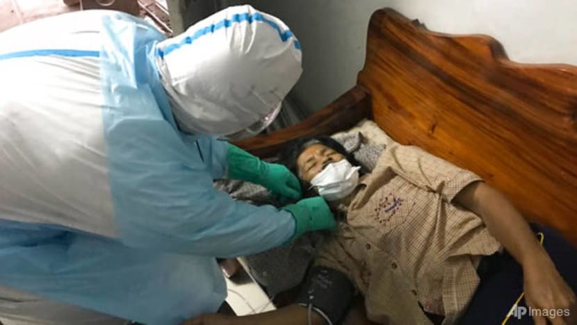 Thai volunteers aid COVID-19 patients in need of care, testing