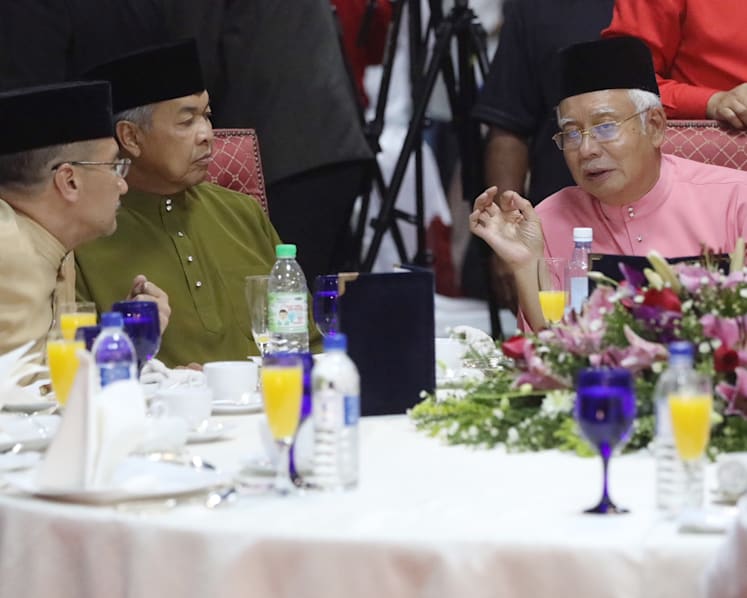 Umno leaders call for Najib's resignation, blame former PM for party’s defeat