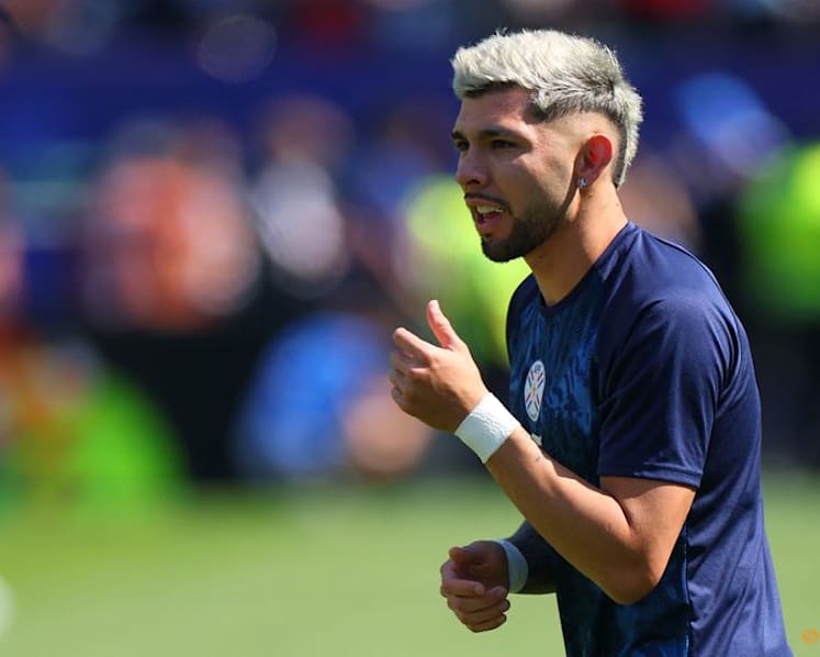 Ipswich sign Paraguay playmaker Enciso from Strasbourg