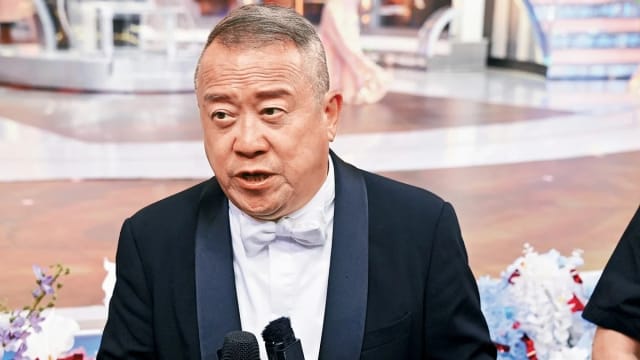 曾参与卖假香港月饼直播　曾志伟“丢麦”拒回应