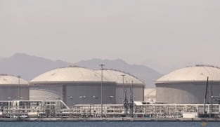 Perang Amerika, Israel dan Iran: Harga minyak jatuh ke paras terendah 2 minggu sedang rundingan Amerika-Iran diteruskan