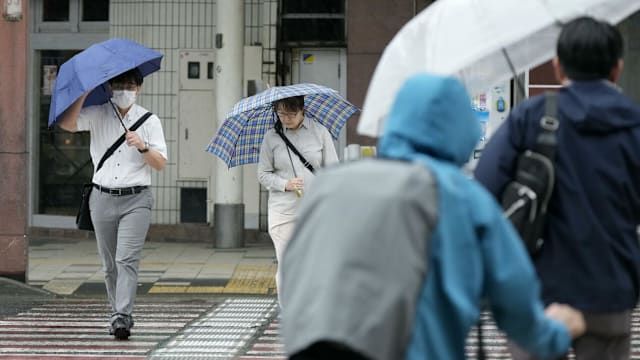 台风蔷薇接近日本九州 冲绳县16人伤