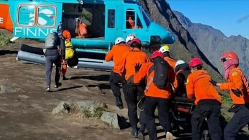 Wanita Malaysia yang terjatuh di Gunung Rinjani  berjaya dipindahkan ke hospital di Bali