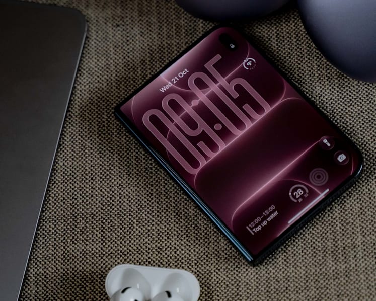Apple iPhone Duo hands-on: So what do you get for S$3,099?