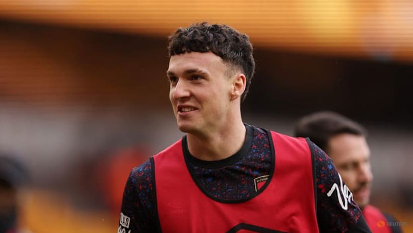 Fiorentina sign Bournemouth's Jimenez on loan