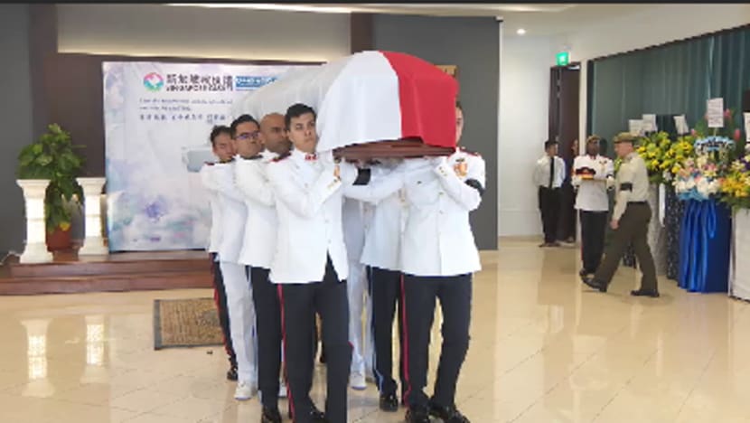 Mantan Panglima Pasukan Pertahanan disemadikan dengan upacara penghormatan tentera