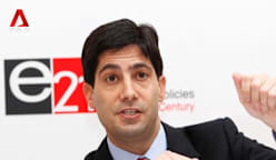 Trump picks Kevin Warsh to lead  Federal Reserve and succeed Powell 