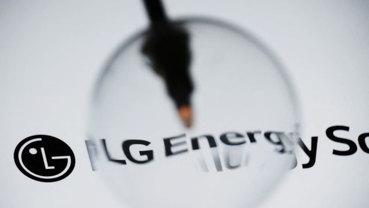 LG Energy Solution Q1 profit soars 138% as weak currency offsets EV slowdown - Channel News Asia (Picture 1)