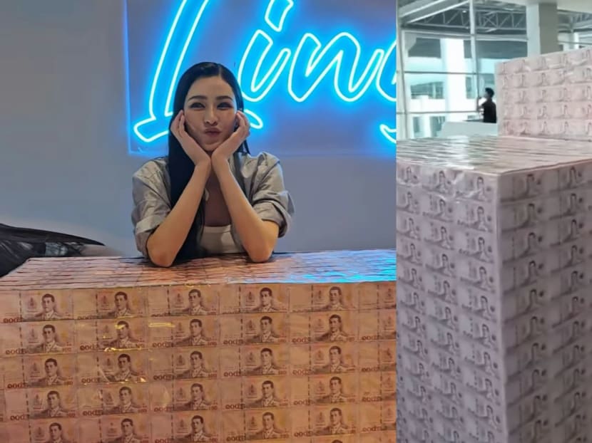 Thai-Chinese star Lingling Kwong receives at least S$367,000 in cash from fans at recent fan meet