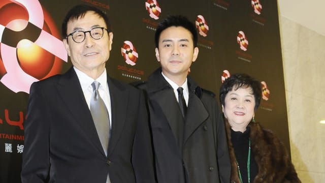 轰刘家昌家属切割动作“肤浅幼稚”！章立衡晒身份证送别父亲