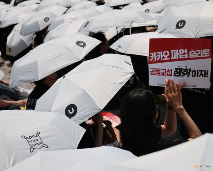 Kakao union stages four-hour strike and rally in South Korea over pay