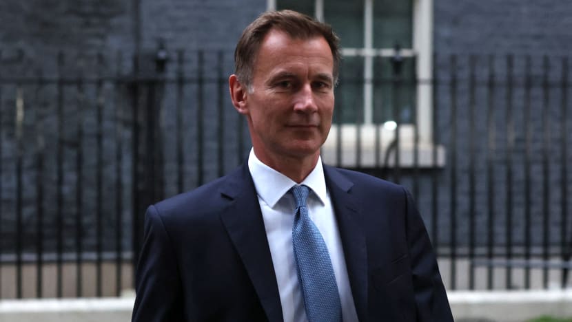 Kerajaan baru Britain umum rancangan kewangan £55 bilion; pulihkan keyakinan ekonomi negara Kerajaan baru Britain umum rancangan kewangan £55 bilion; pulihkan keyakinan ekonomi negara