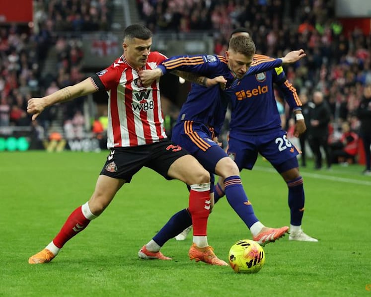 Sunderland earn 1-0 win over Newcastle thanks to Woltemade own goal