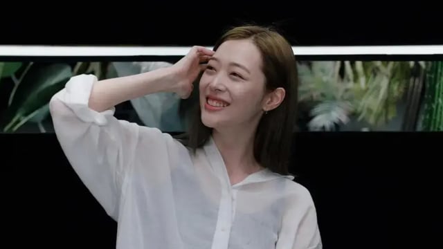 生前纪录片上线　Sulli：我们都是傀儡