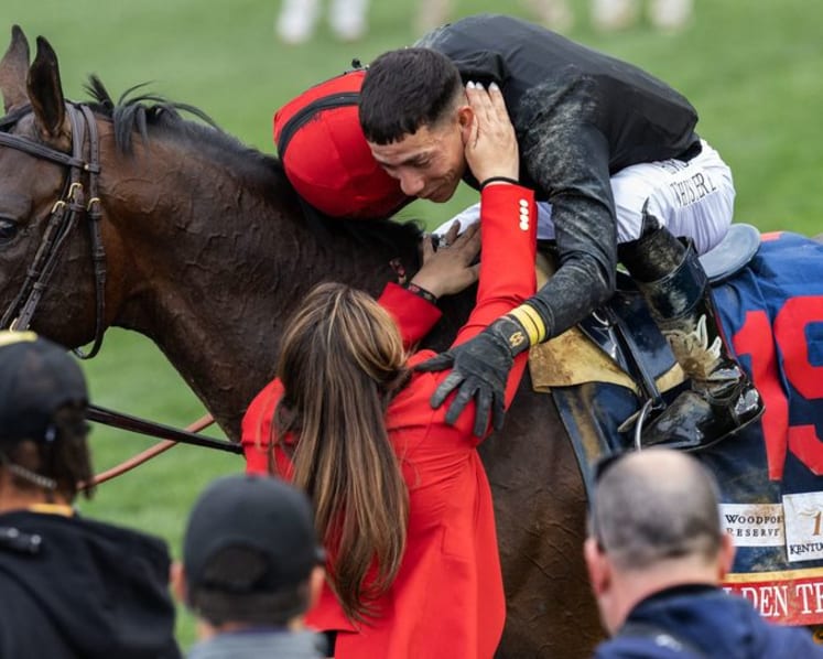 Horse racing-Golden Tempo wins thrilling Kentucky Derby as trainer DeVaux breaks barrier