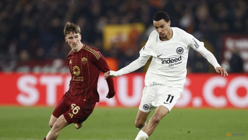Roma book Europa League playoff place with win over Frankfurt