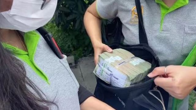泰国劫匪指控男子勾引妻子 趁机抢走他车上430万泰铢