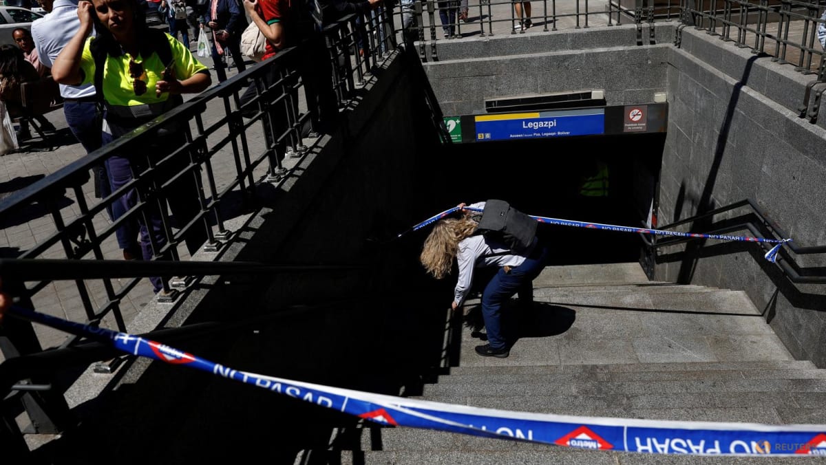 Large parts of Spain and Portugal hit by power outage