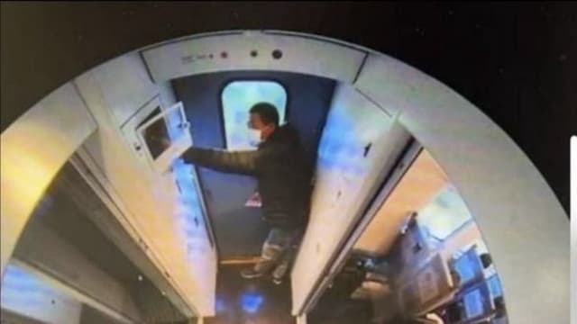 台湾青年搭火车睡过站 擅拉“车长阀”逼全车人陪下车