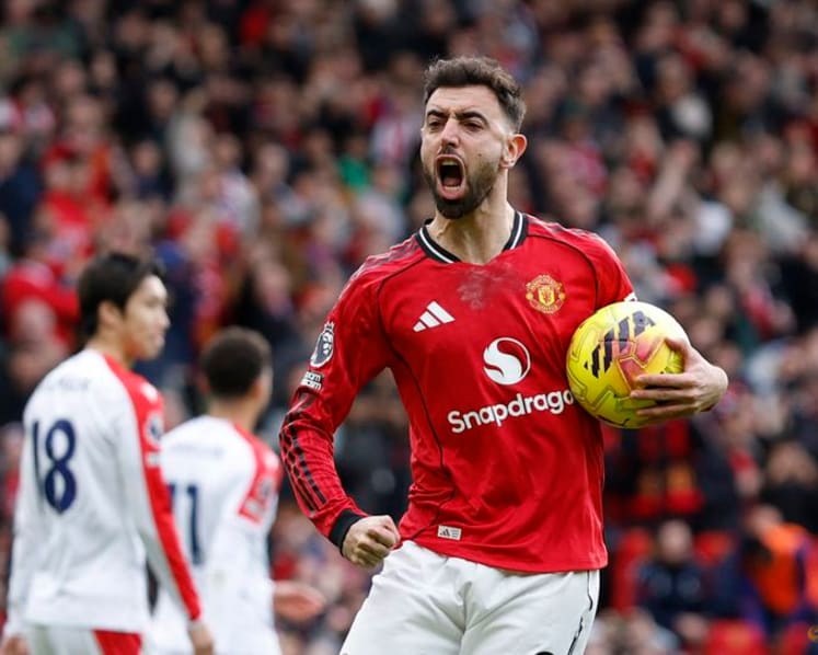 Man United's Fernandes named PFA Player of the Year
