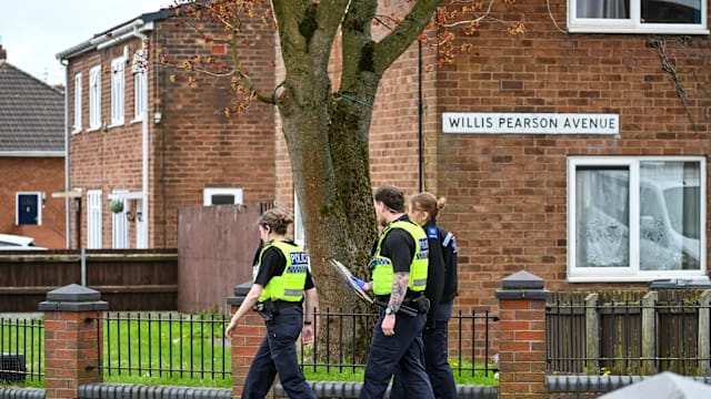 英国七旬妇疑遭孙子饲养两狗袭击 当场不幸身亡