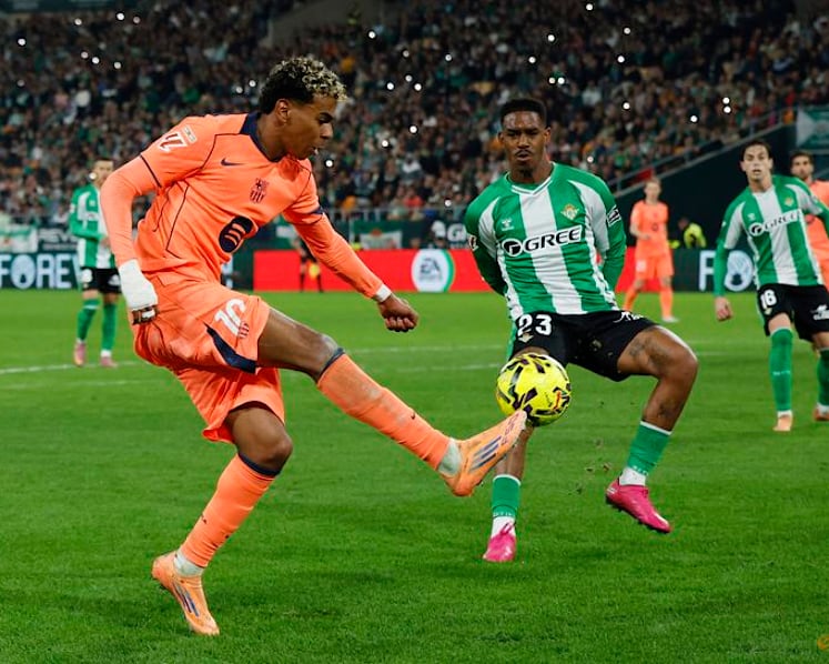 Torres bags hat-trick as Barcelona batter Betis 5-3