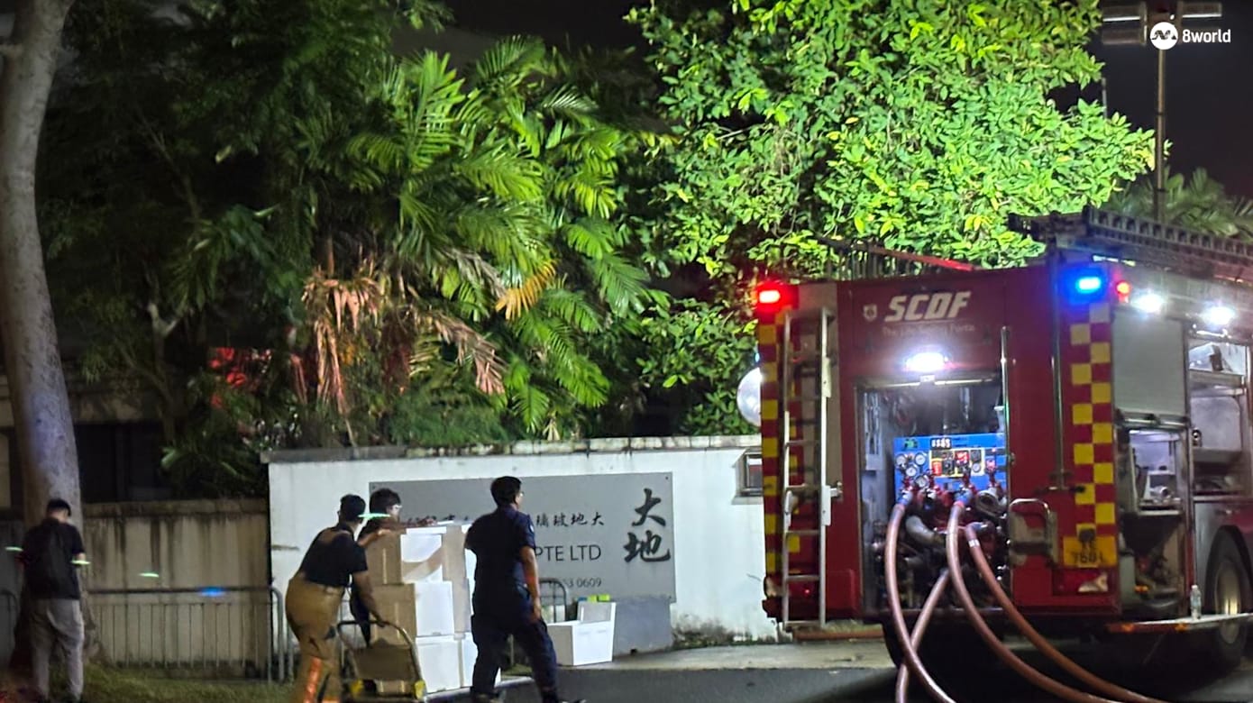 据了解，失火建筑的一楼和二楼是工厂和办公室，三楼和四楼则是宿舍。（图：张慧仙）